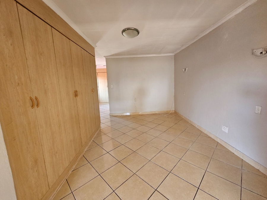 5 Bedroom Property for Sale in Montana Gauteng