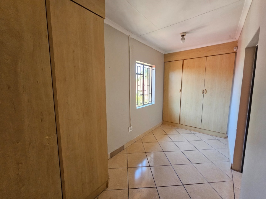 5 Bedroom Property for Sale in Montana Gauteng