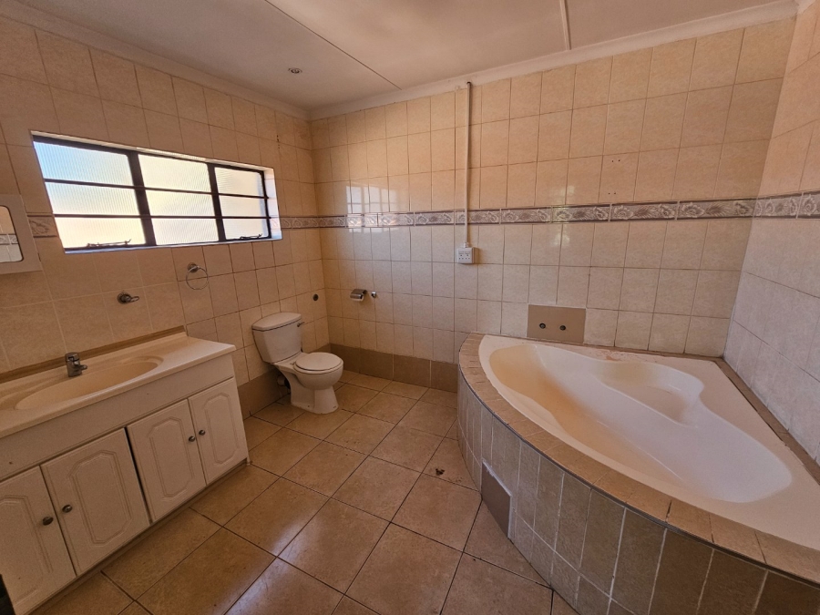 5 Bedroom Property for Sale in Montana Gauteng