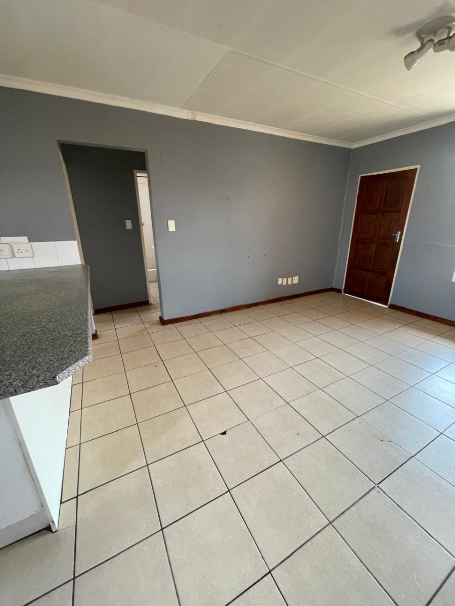 2 Bedroom Property for Sale in Chloorkop Gauteng