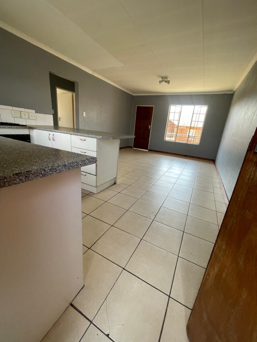 2 Bedroom Property for Sale in Chloorkop Gauteng