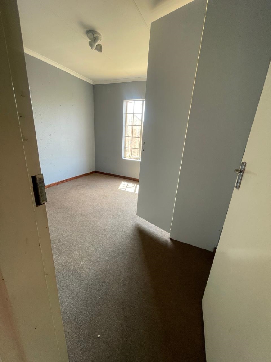 2 Bedroom Property for Sale in Chloorkop Gauteng