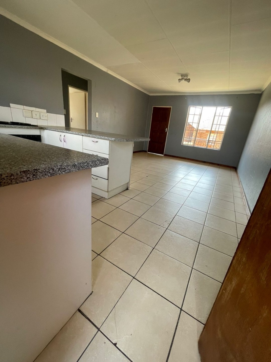 2 Bedroom Property for Sale in Chloorkop Gauteng