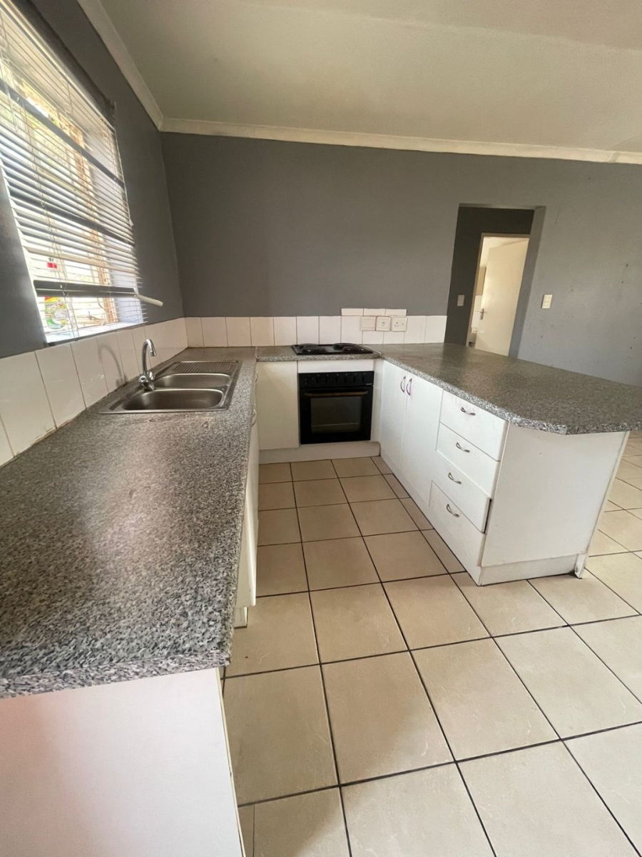 2 Bedroom Property for Sale in Chloorkop Gauteng