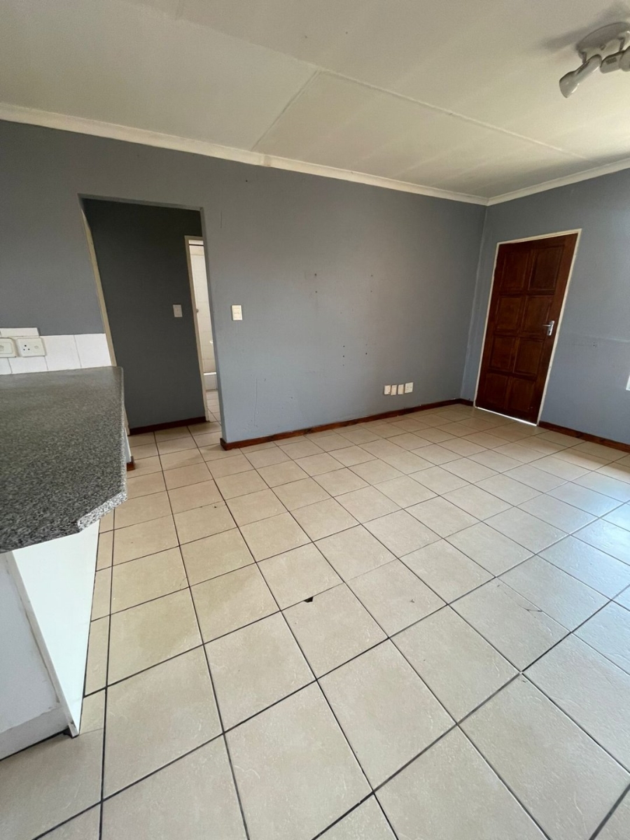 2 Bedroom Property for Sale in Chloorkop Gauteng