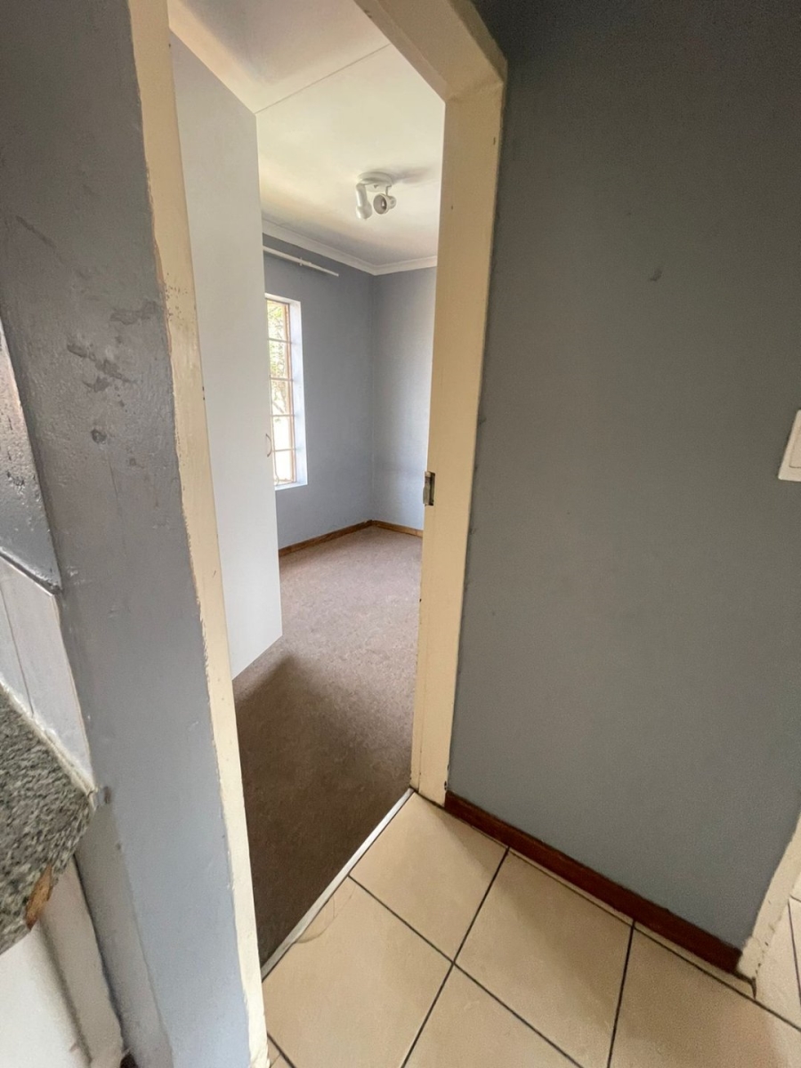 2 Bedroom Property for Sale in Chloorkop Gauteng