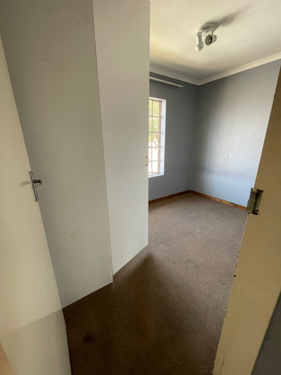2 Bedroom Property for Sale in Chloorkop Gauteng