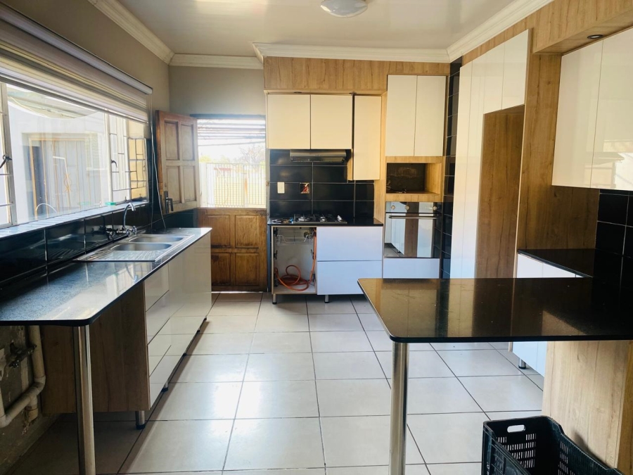 3 Bedroom Property for Sale in Kwaggasrand Gauteng