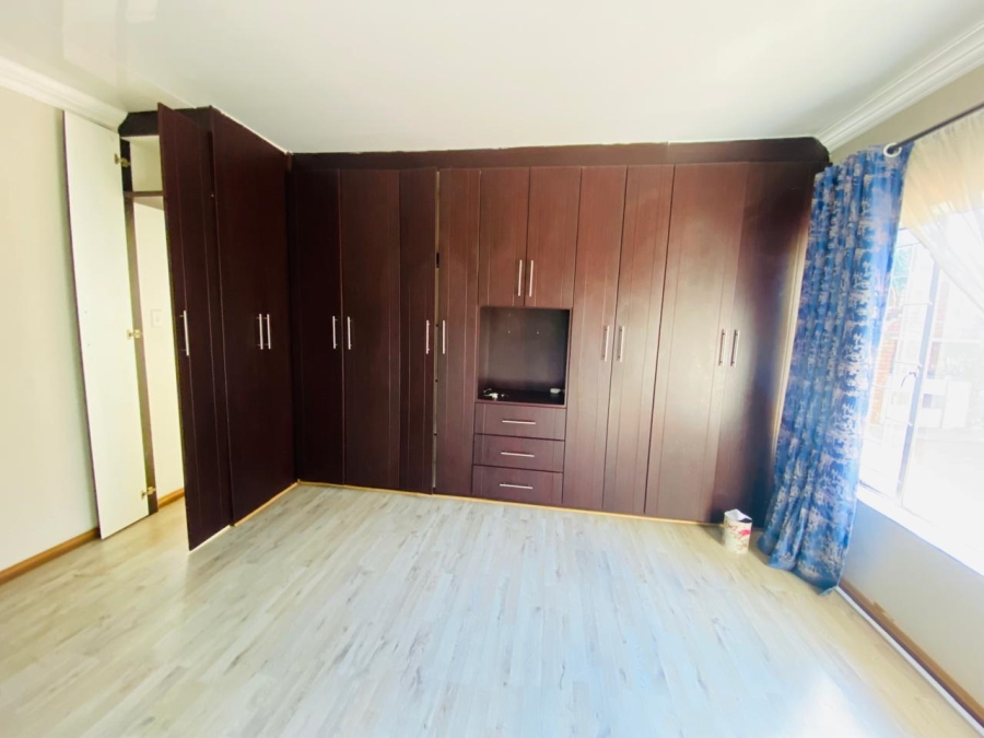 3 Bedroom Property for Sale in Kwaggasrand Gauteng