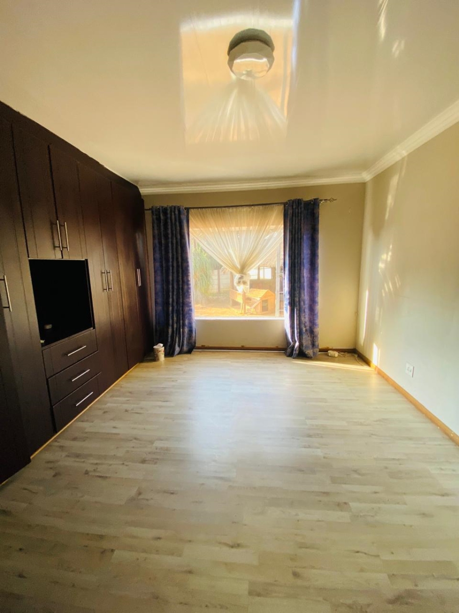 3 Bedroom Property for Sale in Kwaggasrand Gauteng