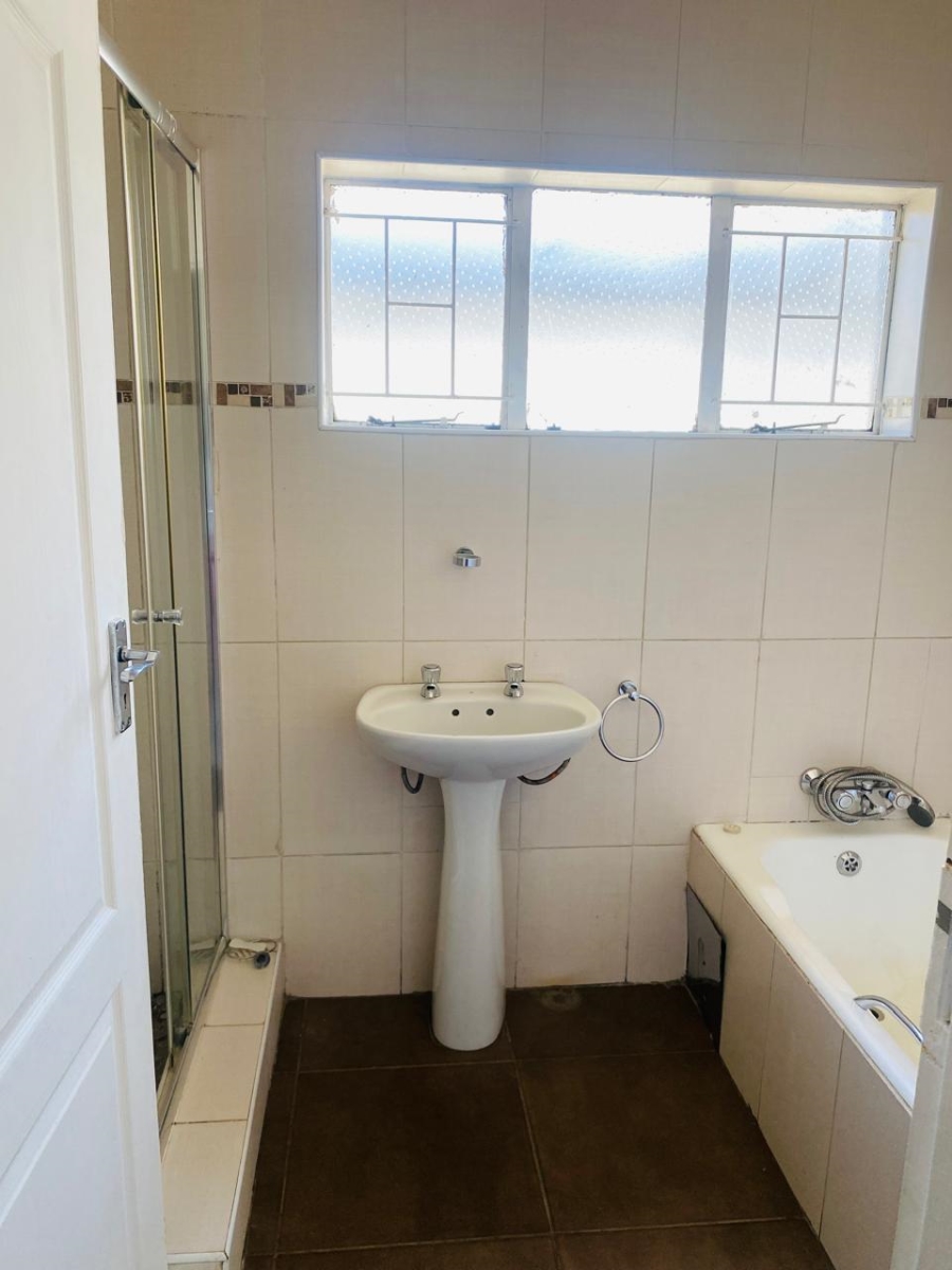 3 Bedroom Property for Sale in Kwaggasrand Gauteng