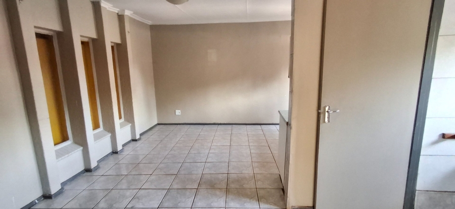 6 Bedroom Property for Sale in The Orchards Gauteng