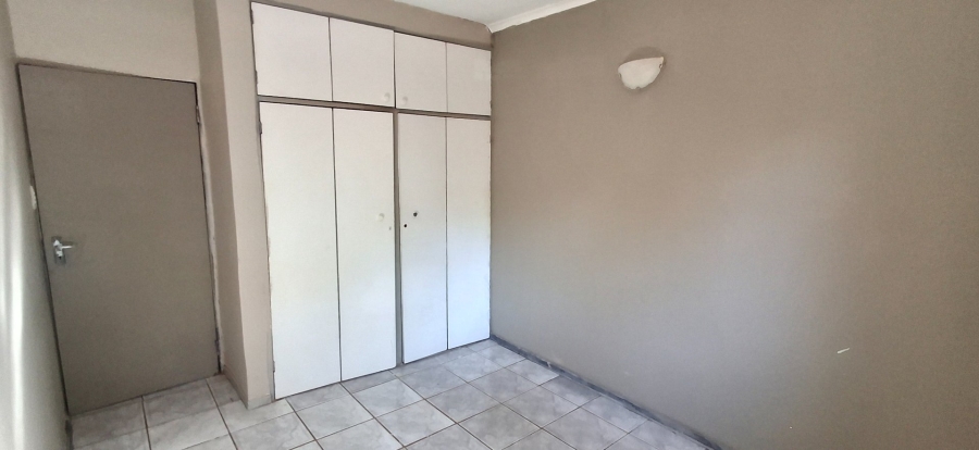 6 Bedroom Property for Sale in The Orchards Gauteng