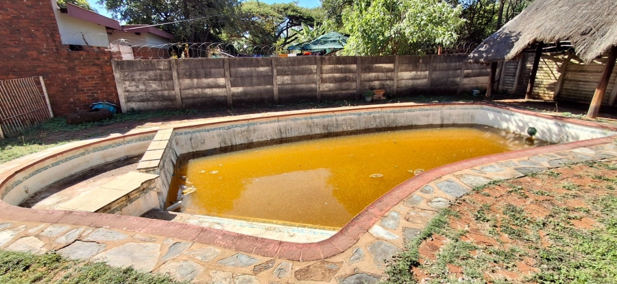 6 Bedroom Property for Sale in The Orchards Gauteng