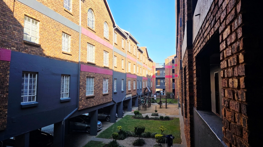 1 Bedroom Property for Sale in Ravenswood Gauteng