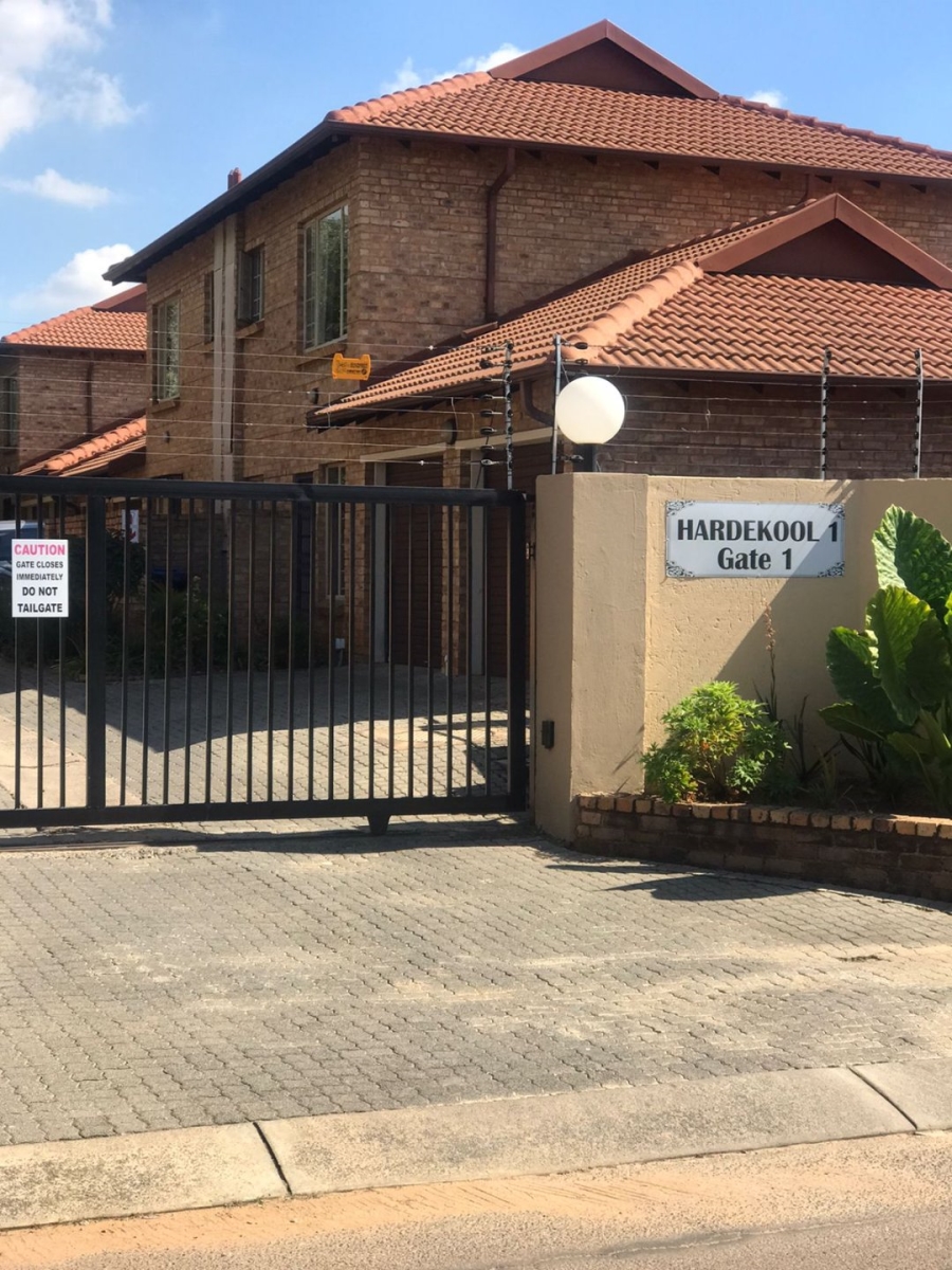 2 Bedroom Property for Sale in Theresa Park Gauteng