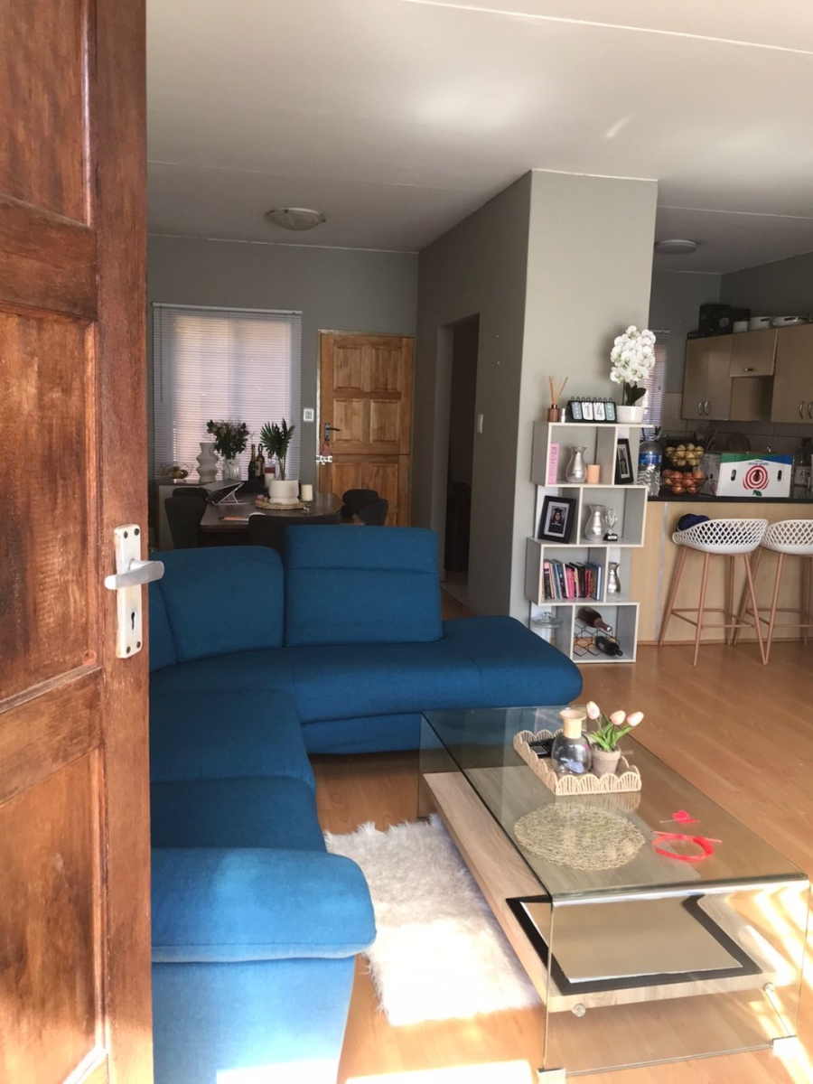 2 Bedroom Property for Sale in Theresa Park Gauteng