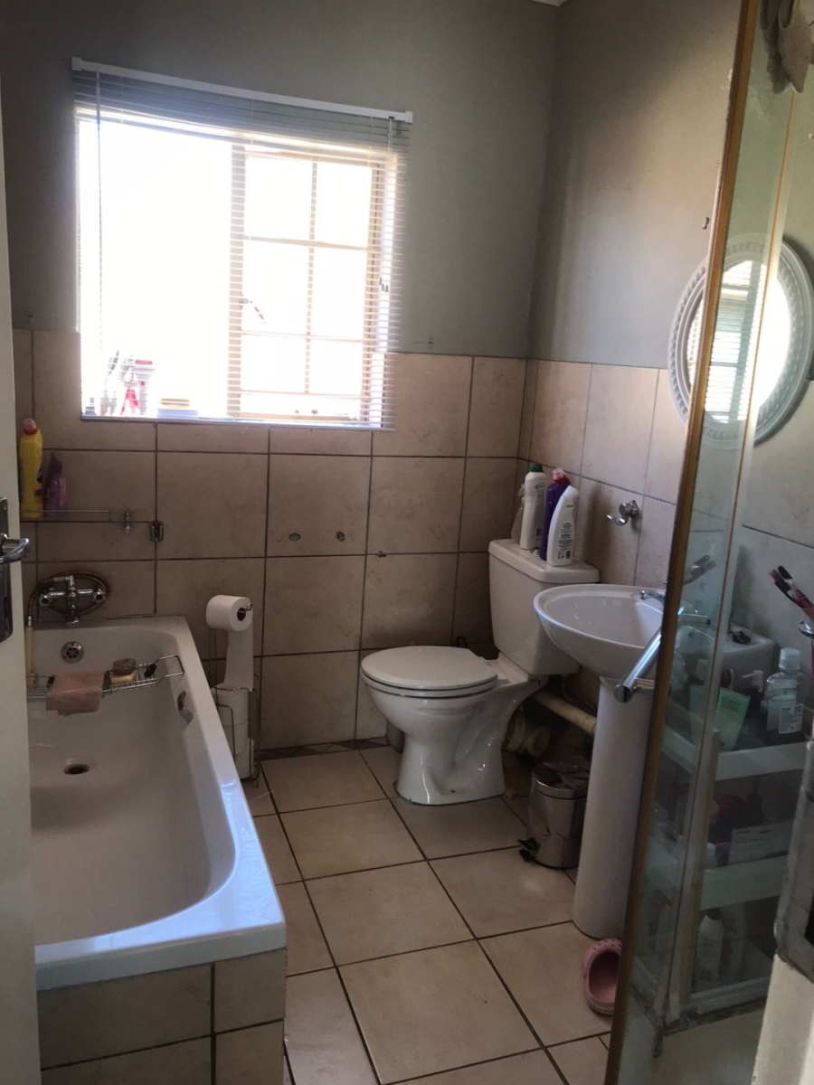 2 Bedroom Property for Sale in Theresa Park Gauteng
