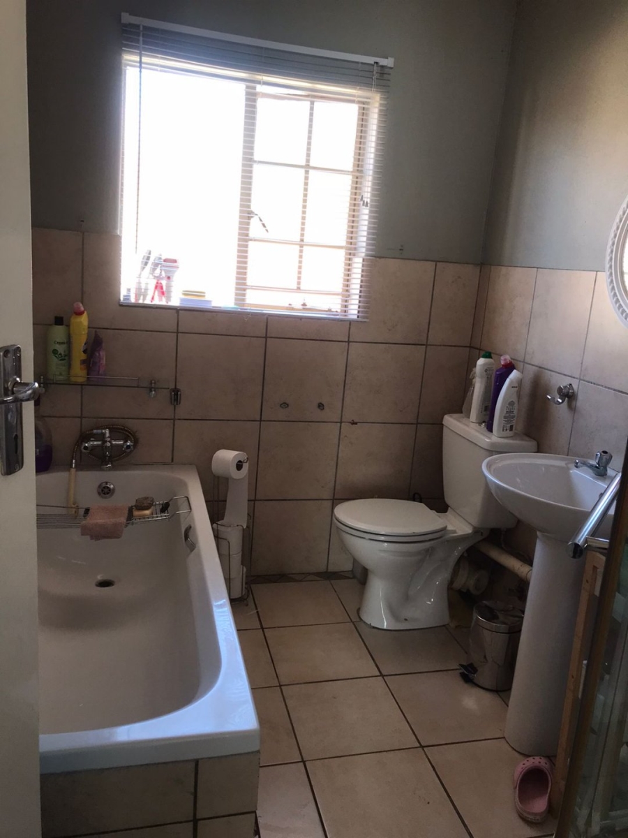 2 Bedroom Property for Sale in Theresa Park Gauteng