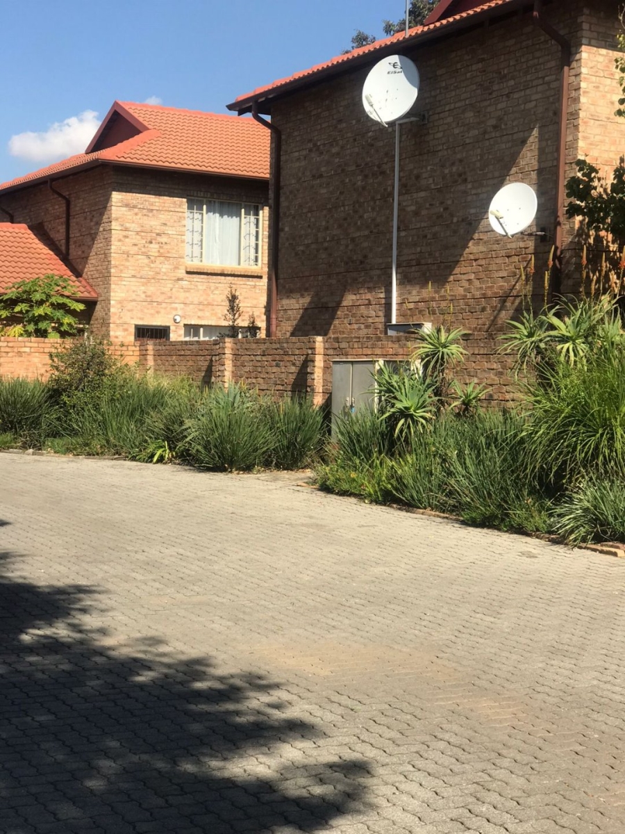 2 Bedroom Property for Sale in Theresa Park Gauteng