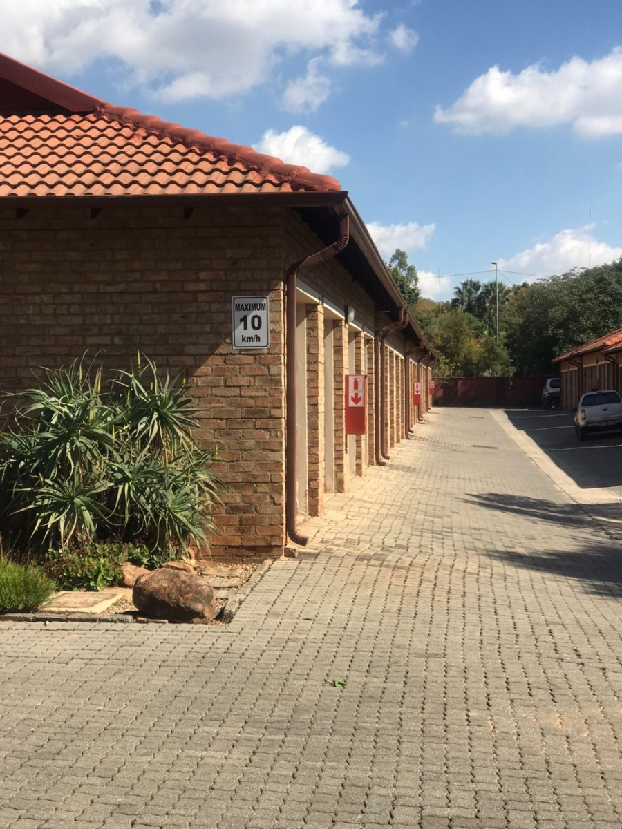 2 Bedroom Property for Sale in Theresa Park Gauteng