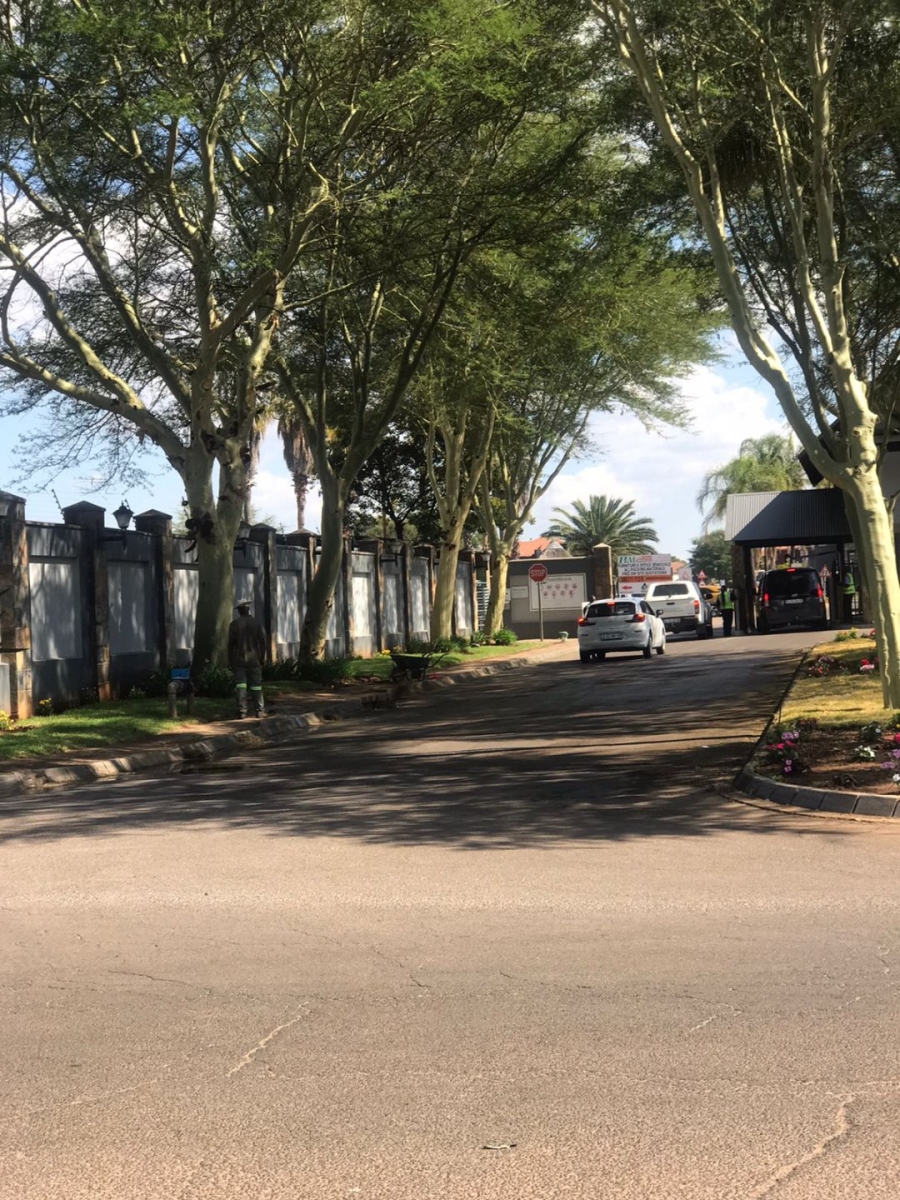 2 Bedroom Property for Sale in Theresa Park Gauteng