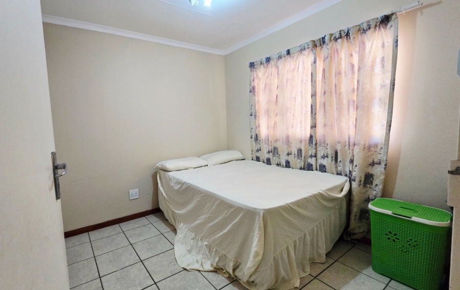 1 Bedroom Property for Sale in Grand Central Gauteng