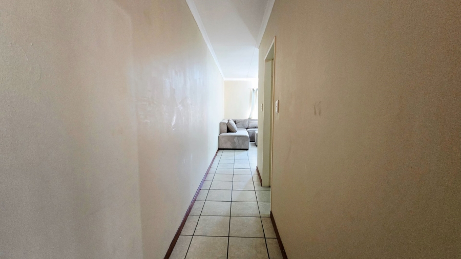 1 Bedroom Property for Sale in Grand Central Gauteng