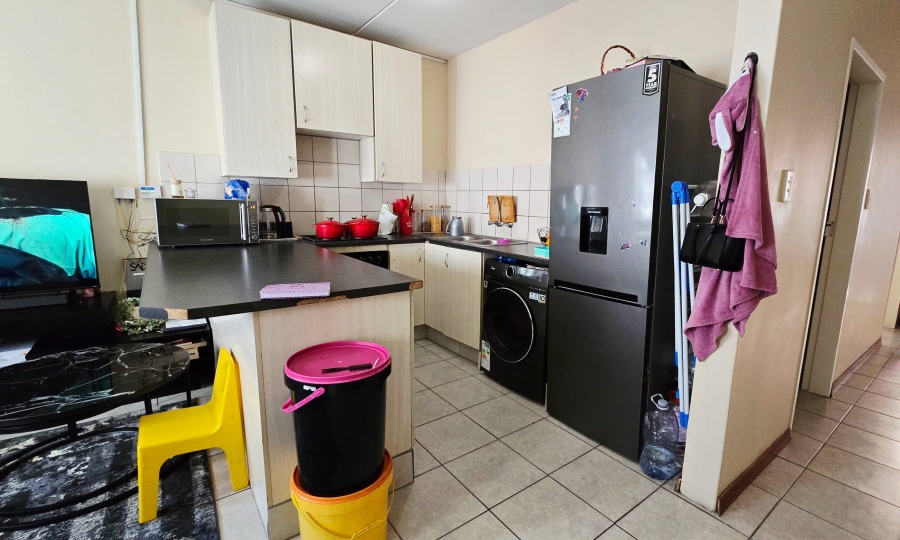 1 Bedroom Property for Sale in Grand Central Gauteng