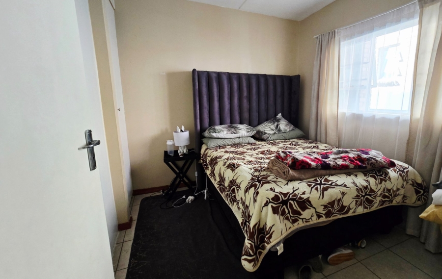 1 Bedroom Property for Sale in Grand Central Gauteng
