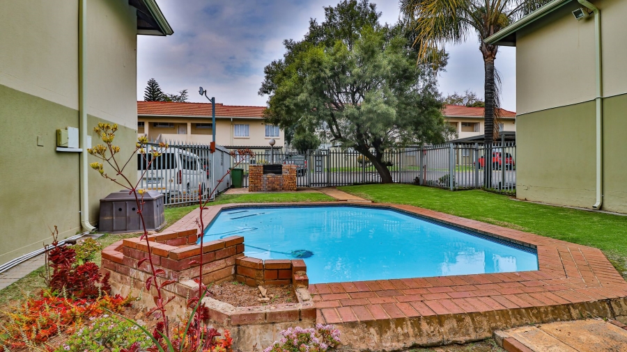 2 Bedroom Property for Sale in Eden Glen Gauteng