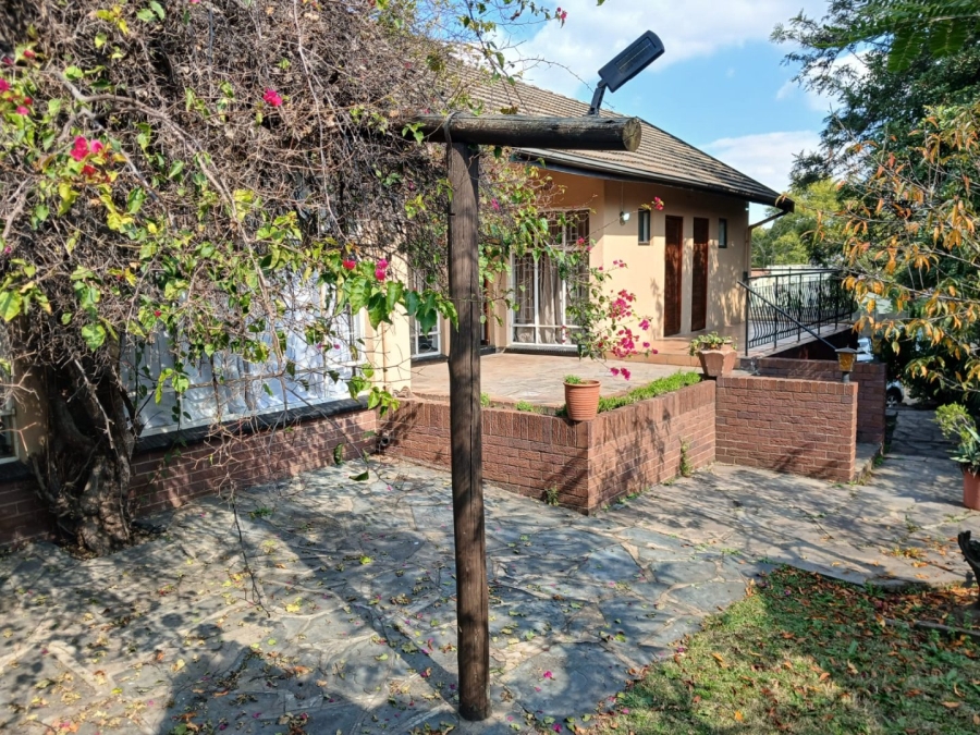 To Let 8 Bedroom Property for Rent in Ferndale Gauteng