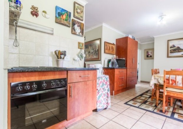 2 Bedroom Property for Sale in Equestria Gauteng