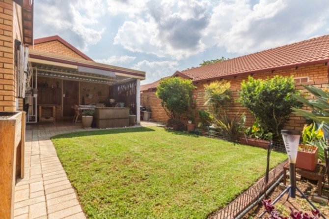 2 Bedroom Property for Sale in Equestria Gauteng