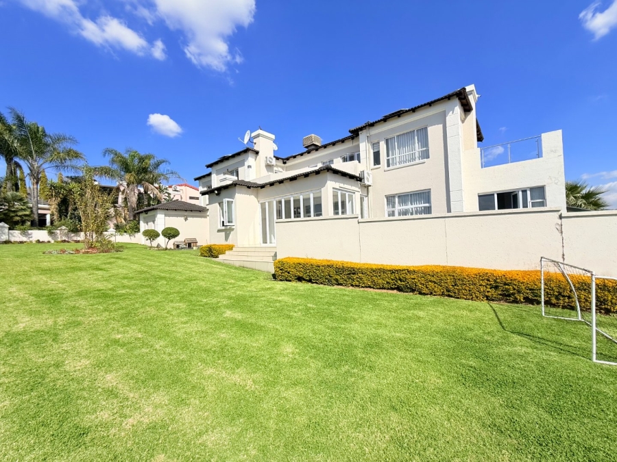 5 Bedroom Property for Sale in Blue Valley Golf Estate Gauteng