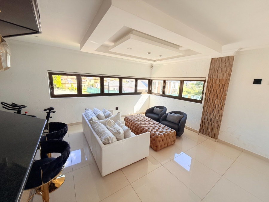 5 Bedroom Property for Sale in Blue Valley Golf Estate Gauteng