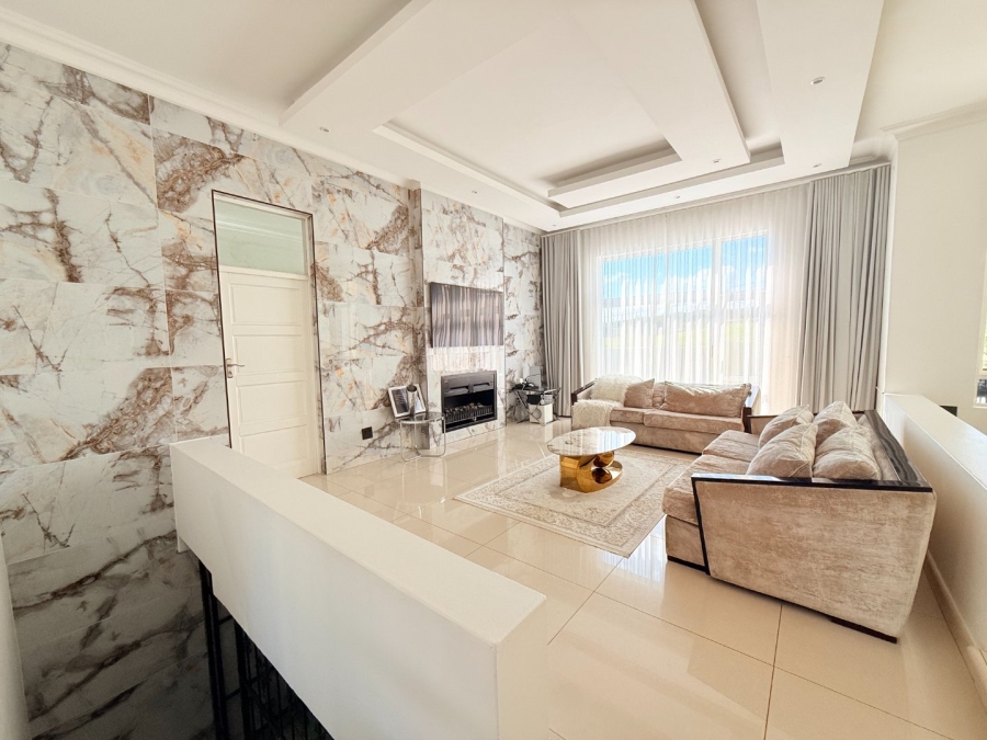 5 Bedroom Property for Sale in Blue Valley Golf Estate Gauteng