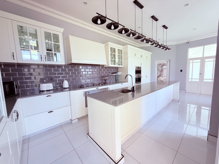 5 Bedroom Property for Sale in Blue Valley Golf Estate Gauteng