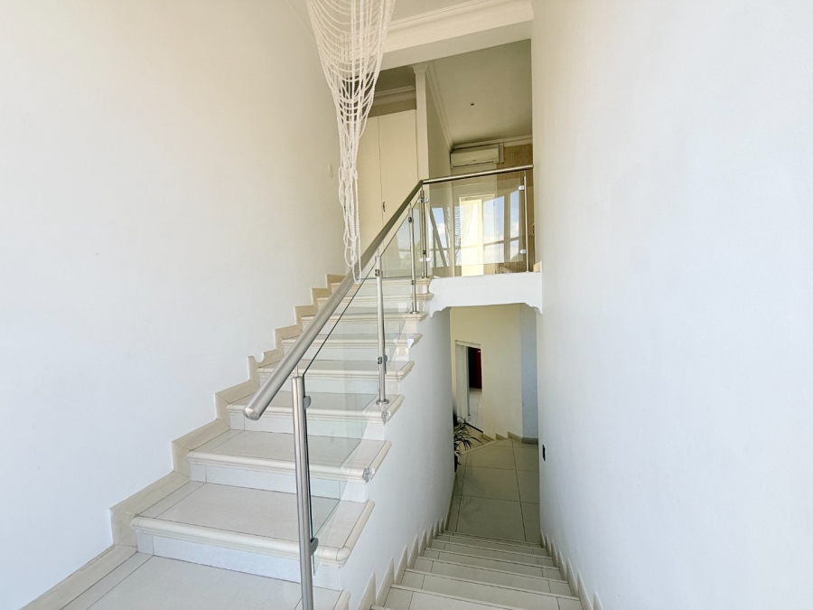 5 Bedroom Property for Sale in Blue Valley Golf Estate Gauteng