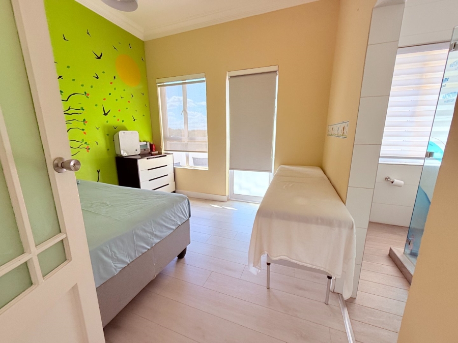 5 Bedroom Property for Sale in Blue Valley Golf Estate Gauteng