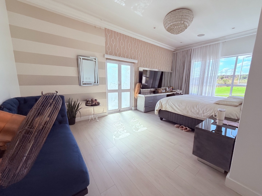 5 Bedroom Property for Sale in Blue Valley Golf Estate Gauteng