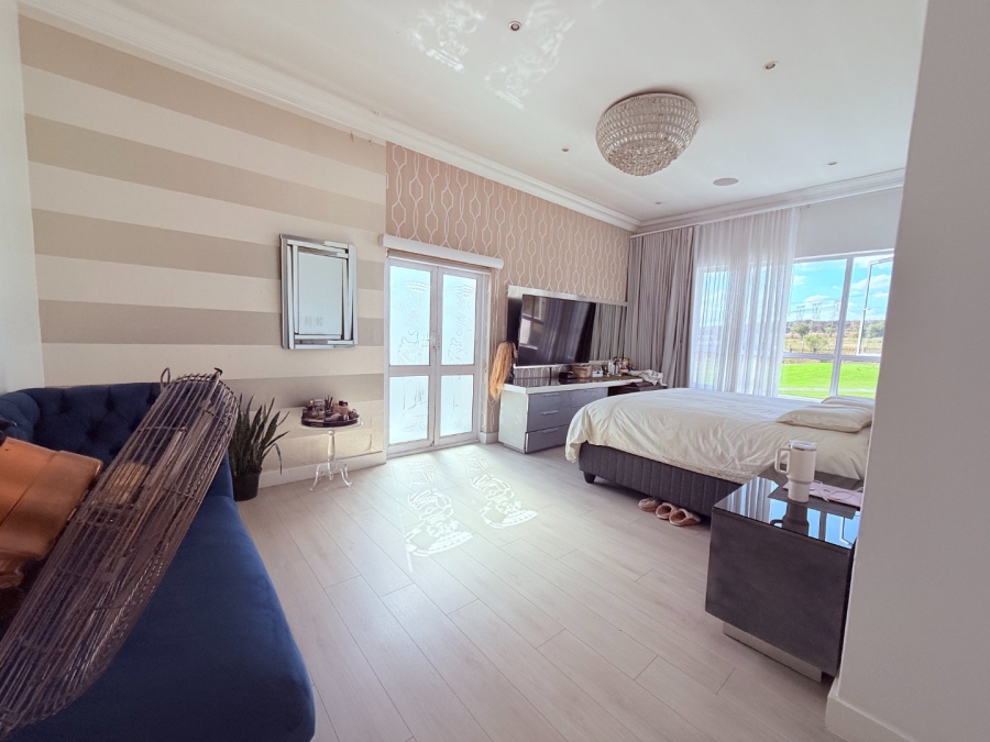 5 Bedroom Property for Sale in Blue Valley Golf Estate Gauteng