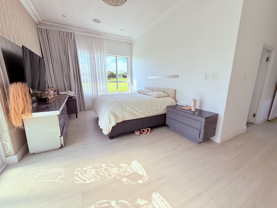 5 Bedroom Property for Sale in Blue Valley Golf Estate Gauteng