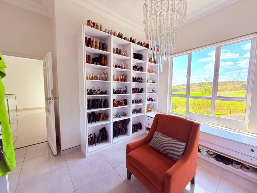 5 Bedroom Property for Sale in Blue Valley Golf Estate Gauteng