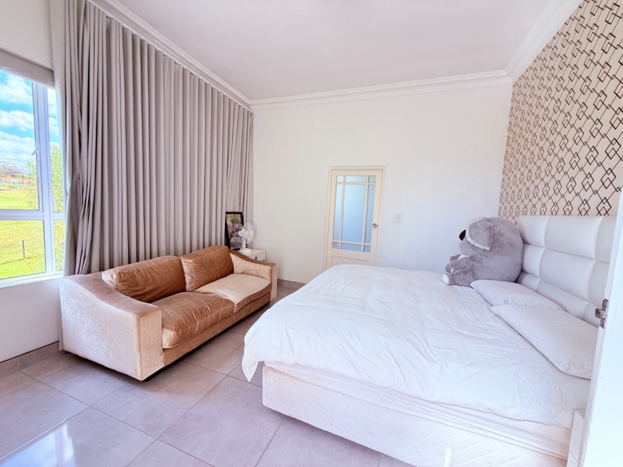 5 Bedroom Property for Sale in Blue Valley Golf Estate Gauteng