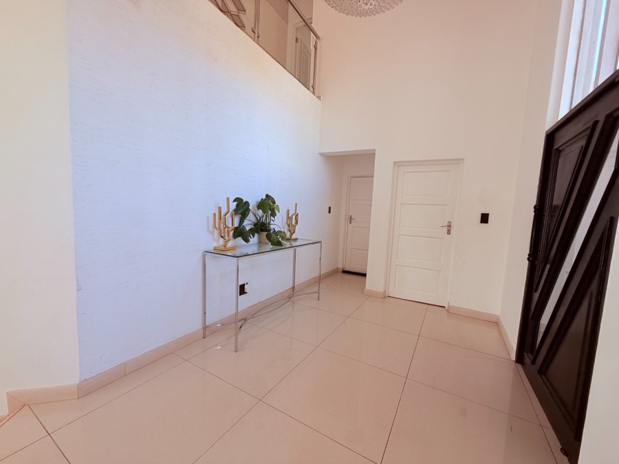 5 Bedroom Property for Sale in Blue Valley Golf Estate Gauteng