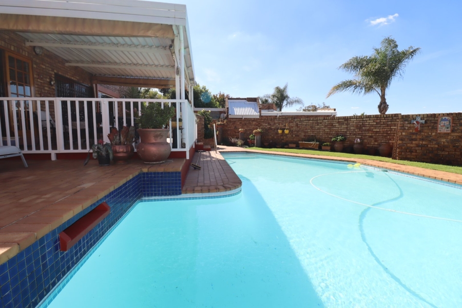 4 Bedroom Property for Sale in Moreleta Park Gauteng