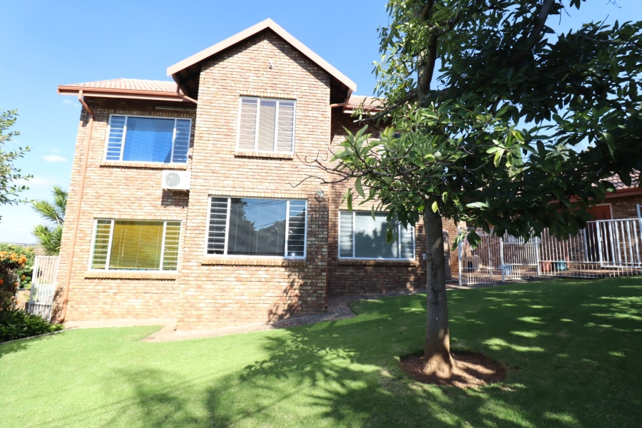4 Bedroom Property for Sale in Moreleta Park Gauteng