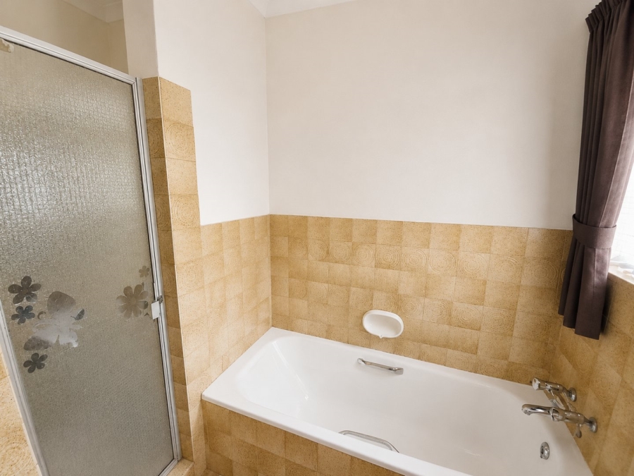 3 Bedroom Property for Sale in Simmerfield Gauteng