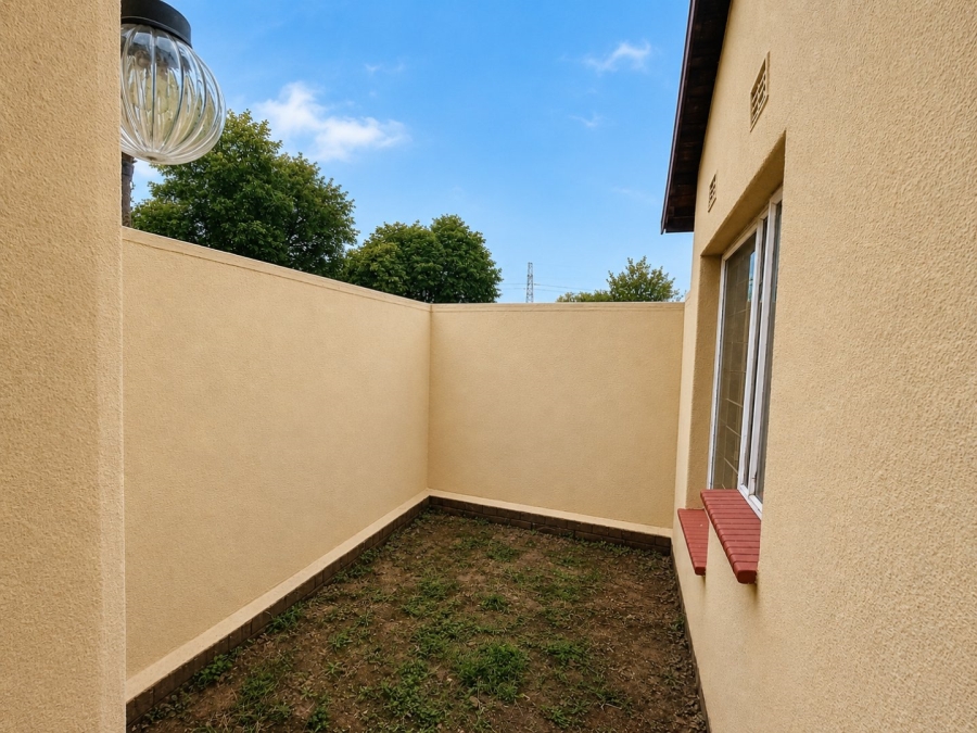 3 Bedroom Property for Sale in Simmerfield Gauteng